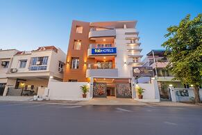 Fabhotel Hathvik Park