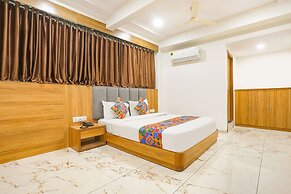 Fabhotel Raj Villa