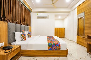 Fabhotel Raj Villa