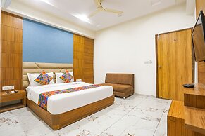 Fabhotel Raj Villa