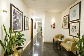 Fabhotel Just Inn