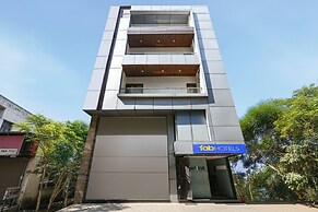 Fabhotel Just Inn