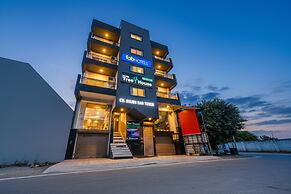 Fabhotel Tree House
