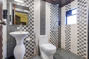 Fabhotel Shalom Indus Residency