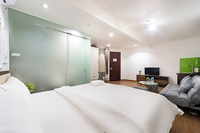 Gin House Hotel & Apartments