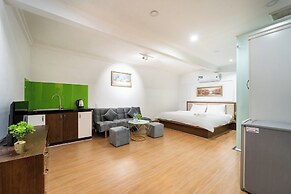 Gin House Hotel & Apartments