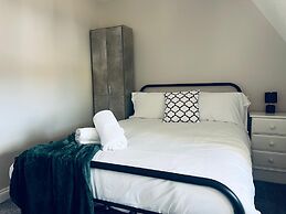 25A Moonstone House in Thetford