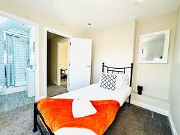 25A Moonstone House in Thetford