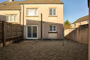 Host Stay Honeysuckle Gardens