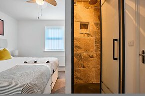 Host Stay Honeysuckle Gardens