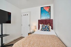 Host Stay Honeysuckle Gardens