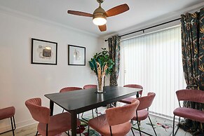 Host Stay Snowdrop Crescent I