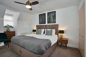 Host Stay Snowdrop Crescent I