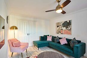 Host Stay Snowdrop Crescent I