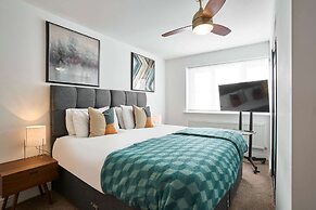 Host Stay Snowdrop Crescent I