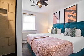 Host Stay Snowdrop Crescent II