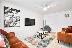 Host Stay Snowdrop Crescent II