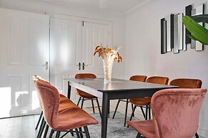 Host Stay Snowdrop Crescent II