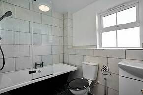 Host Stay Snowdrop Crescent II