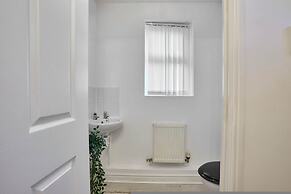 Host Stay Snowdrop Crescent II