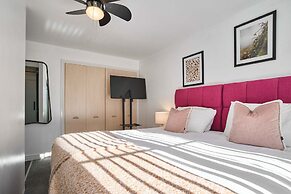 Host Stay Snowdrop Crescent II