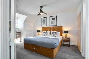 Host Stay Snowdrop Crescent II