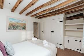 Antelope Cottage - Rural Pet Friendly Cottage