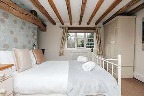 Antelope Cottage - Rural Pet Friendly Cottage