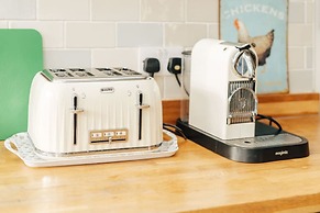 Antelope Cottage - Rural Pet Friendly Cottage