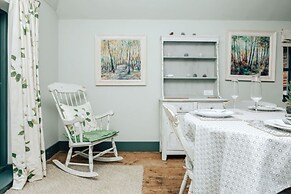 Antelope Cottage - Rural Pet Friendly Cottage