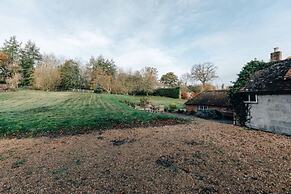 Antelope Cottage - Rural Pet Friendly Cottage