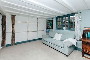 Antelope Cottage - Rural Pet Friendly Cottage