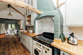 Antelope Cottage - Rural Pet Friendly Cottage