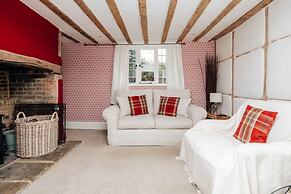 Antelope Cottage - Rural Pet Friendly Cottage