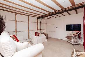 Antelope Cottage - Rural Pet Friendly Cottage