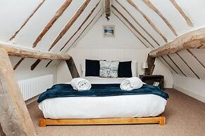 Antelope Cottage - Rural Pet Friendly Cottage