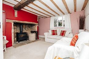 Antelope Cottage - Rural Pet Friendly Cottage