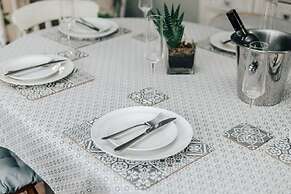 Antelope Cottage - Rural Pet Friendly Cottage