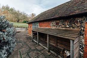 Antelope Cottage - Rural Pet Friendly Cottage