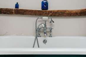 Antelope Cottage - Rural Pet Friendly Cottage