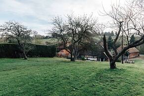 Antelope Cottage - Rural Pet Friendly Cottage