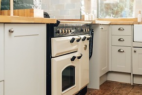 Antelope Cottage - Rural Pet Friendly Cottage