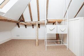 Antelope Cottage - Rural Pet Friendly Cottage