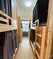 Shi San Du Fu Qing Nian Lv She