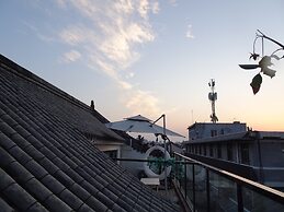 Shi San Du Fu Qing Nian Lv She