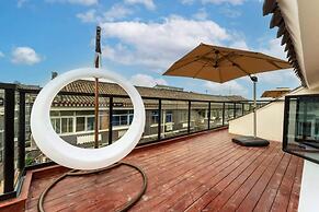 Shi San Du Fu Qing Nian Lv She