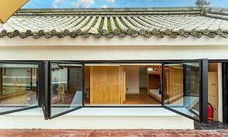 Shi San Du Fu Qing Nian Lv She