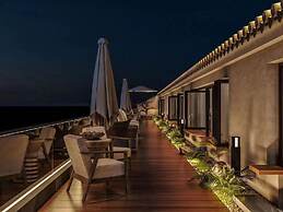 Shi San Du Fu Qing Nian Lv She