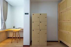 Shi San Du Fu Qing Nian Lv She