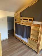 Shi San Du Fu Qing Nian Lv She